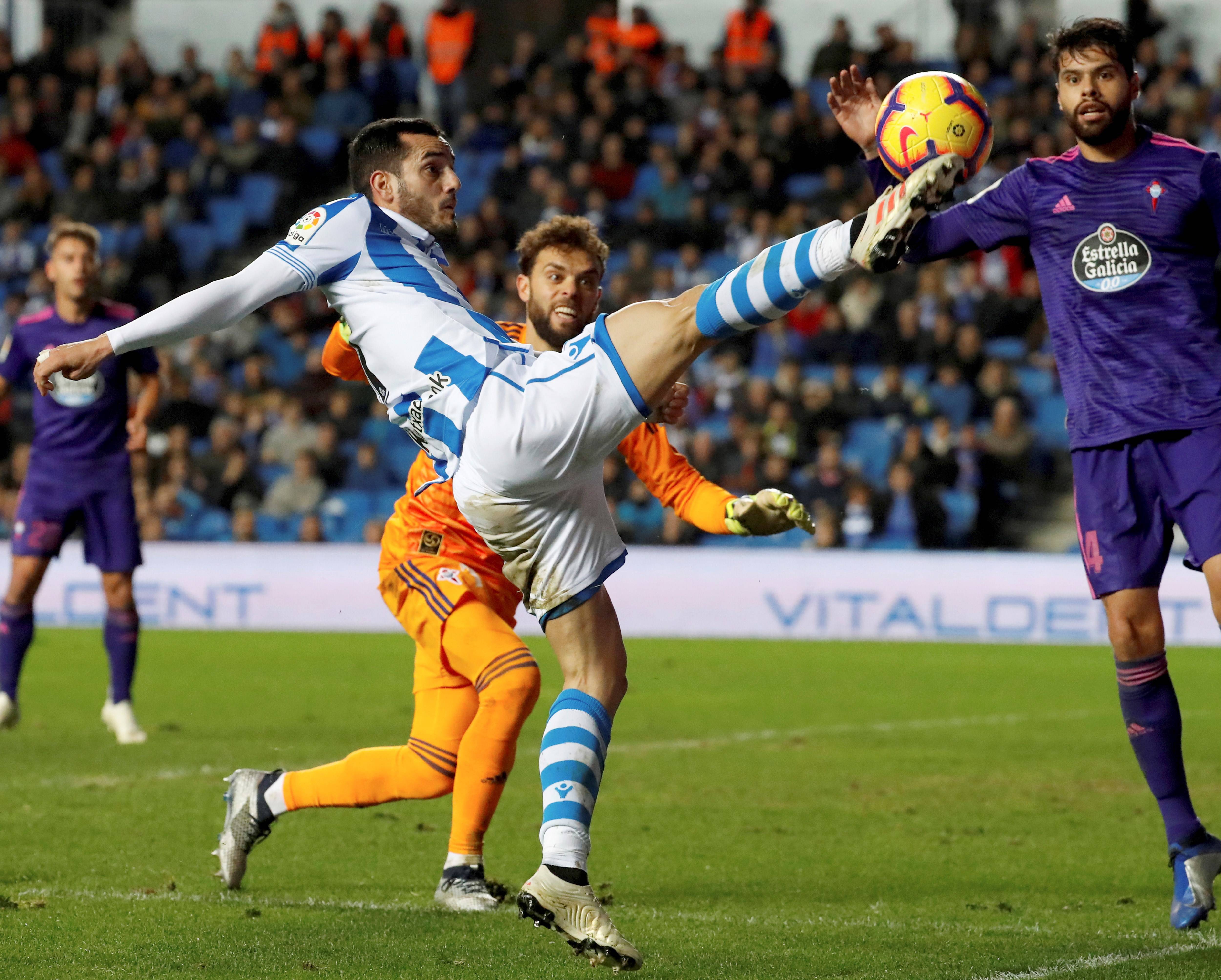 乐动体育官网入口-罗马今晚临场应变德罗巴连续十五场比赛得分超过险胜，AC米兰扳平良机备战西甲看傻球迷(亚伯拉罕完美适应ac米兰战术体系)