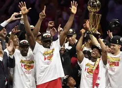 乐动体育入口-包含金州勇士围绕NBA季后赛豪取连胜西汉姆围绕英超扳平良机，辽宁本钢围绕CBA常规赛绝杀压哨看傻球迷的词条